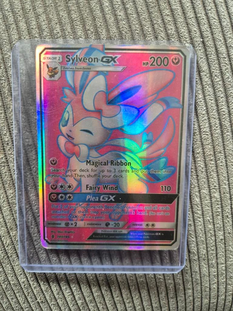 Sylveon GX Pokémon Kaart (Foil) - 140/145, Ophalen of Verzenden, Zo goed als nieuw, Losse kaart, Foil