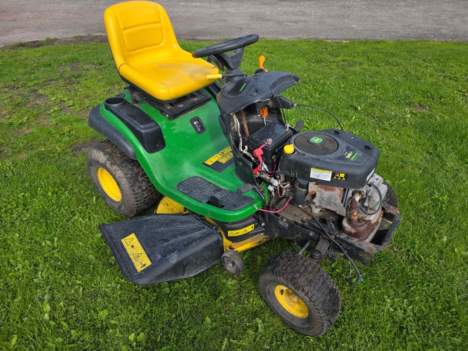 John deere X125 BJ 2016 zitmaaier 42 inch mulch/zij uitworp, John Deere, Gebruikt, Ophalen of Verzenden, Elektrische starter