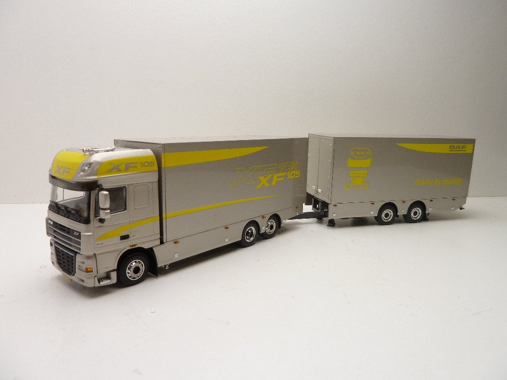 DAF XF105 truck en aanhanger  ''  WSI '', Hobby en Vrije tijd, Modelauto's | 1:50, Ophalen of Verzenden, Zo goed als nieuw, Bus of Vrachtwagen