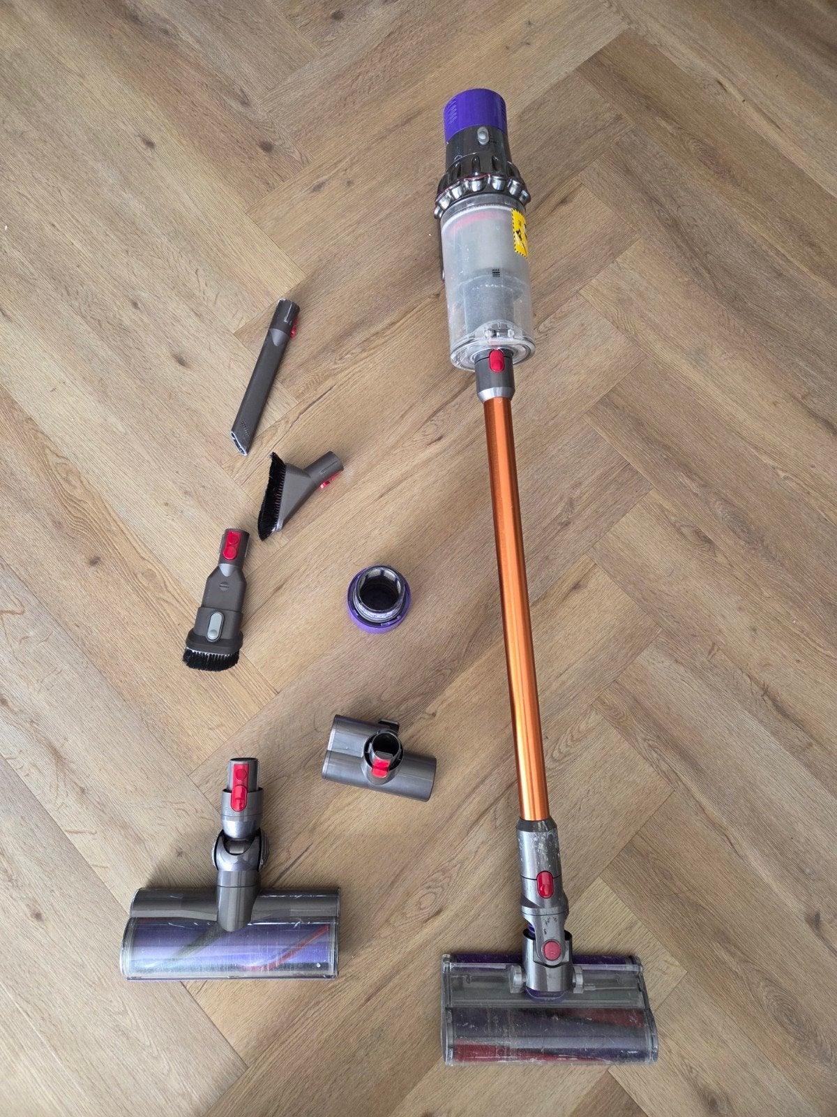 Dyson V10 stofzuiger steelstofzuiger met accessoires, Ophalen, Gebruikt, Geschikt voor tapijt, Dyson