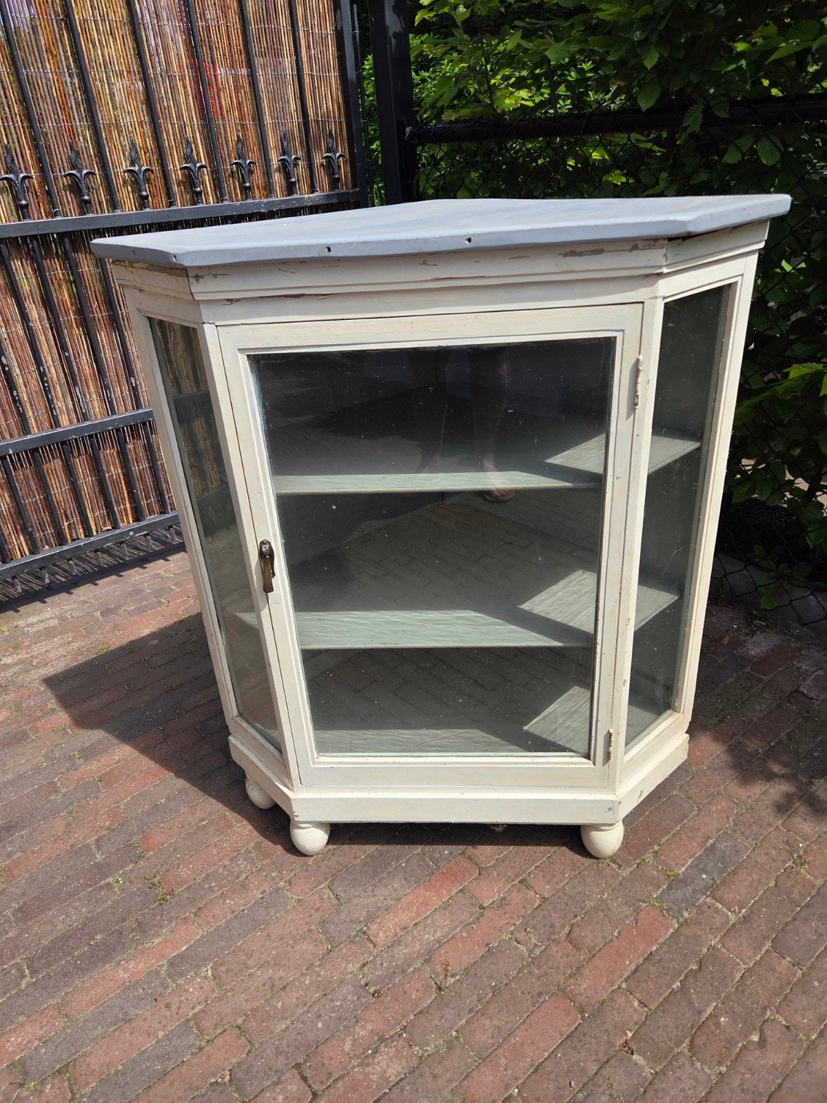 Brocante houten hoekkast met glazen deuren, Ophalen