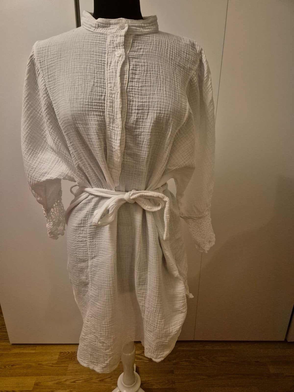 Witte bohemian jurk met kanten mouwen – maat L, Kleding | Dames, Jurken, Wit, Maat 42/44 (L), Ophalen of Verzenden, Zo goed als nieuw
