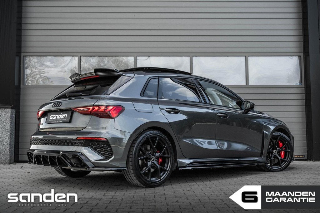 Audi RS3 2.5TFSI quattro|Ceramic|Pano|B&O|HUD|Maxton|Massage, Auto's, Audi, Automaat, Zwart, RS3, 1545 kg