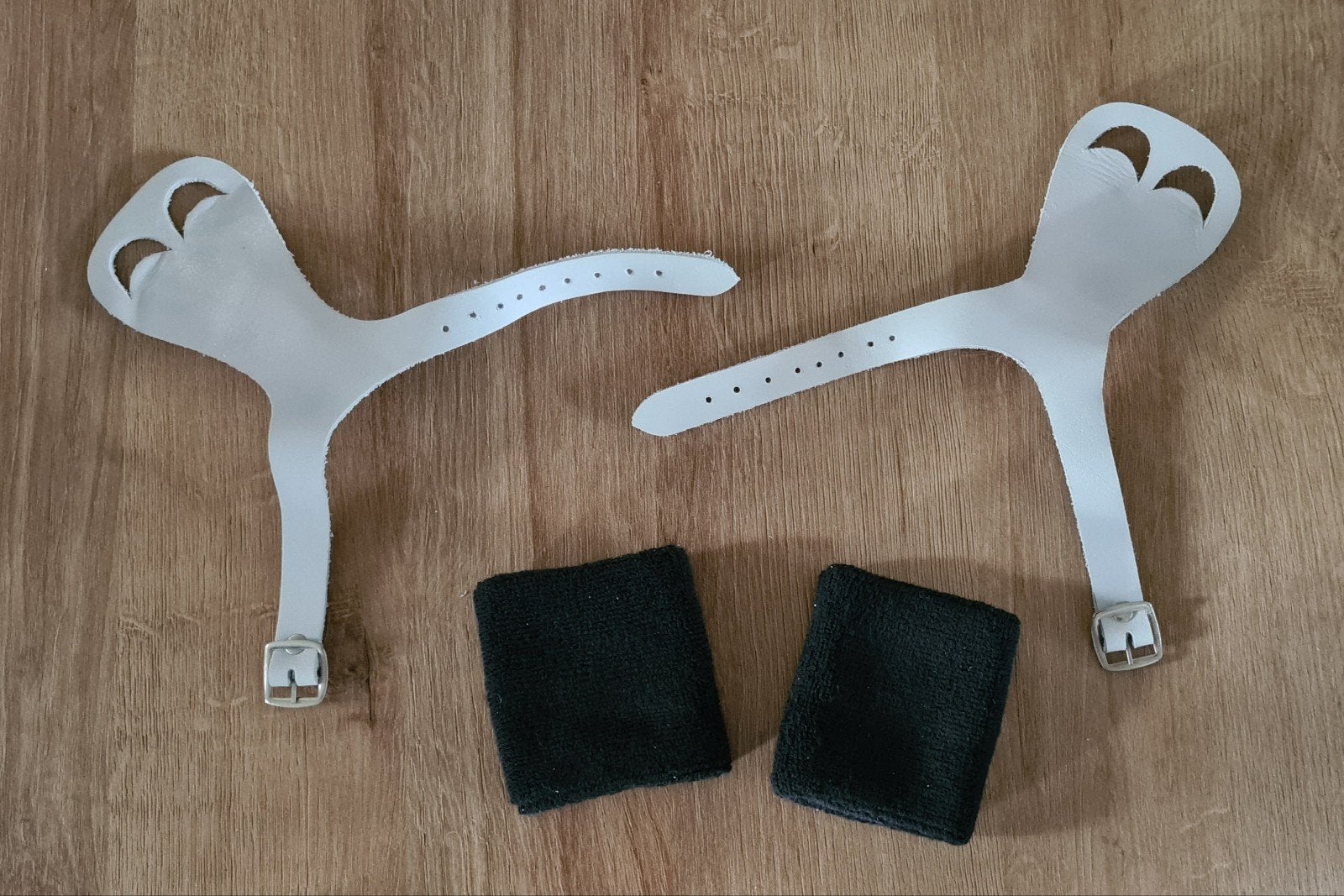 Turnleertjes met zweetbandjes - Zo goed als nieuw, Ophalen of Verzenden, Zo goed als nieuw, Materiaal