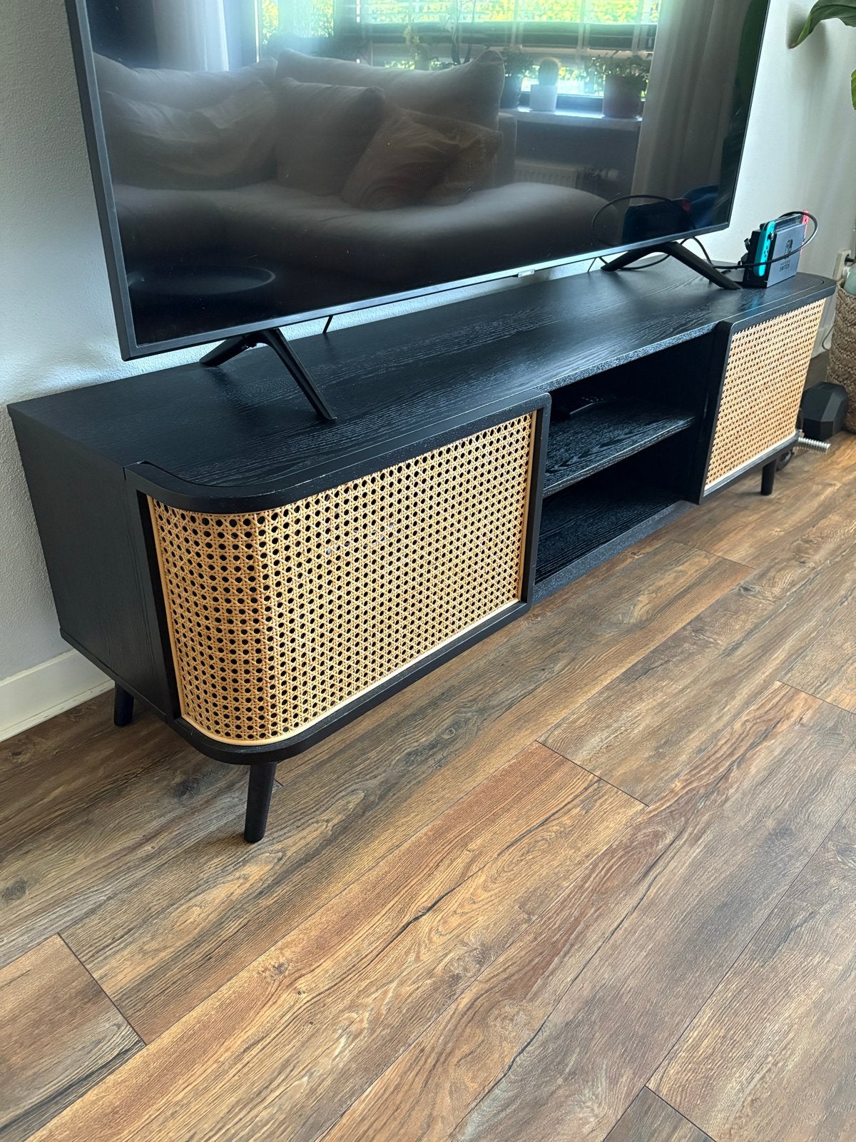 TV-meubel met rotan deuren, Ophalen, Gebruikt, 150 tot 200 cm, Minder dan 100 cm