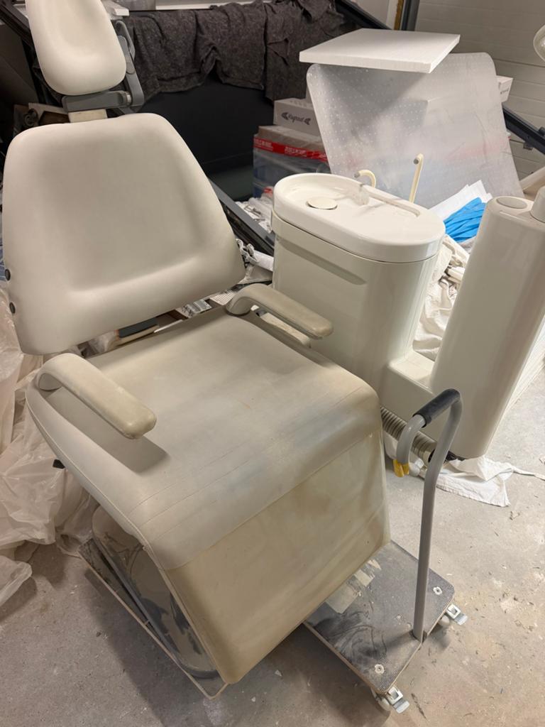 F1 Fimet Behandelstoel met Kraan en Lamp, Huis en Inrichting, Ophalen, Gebruikt, Wit