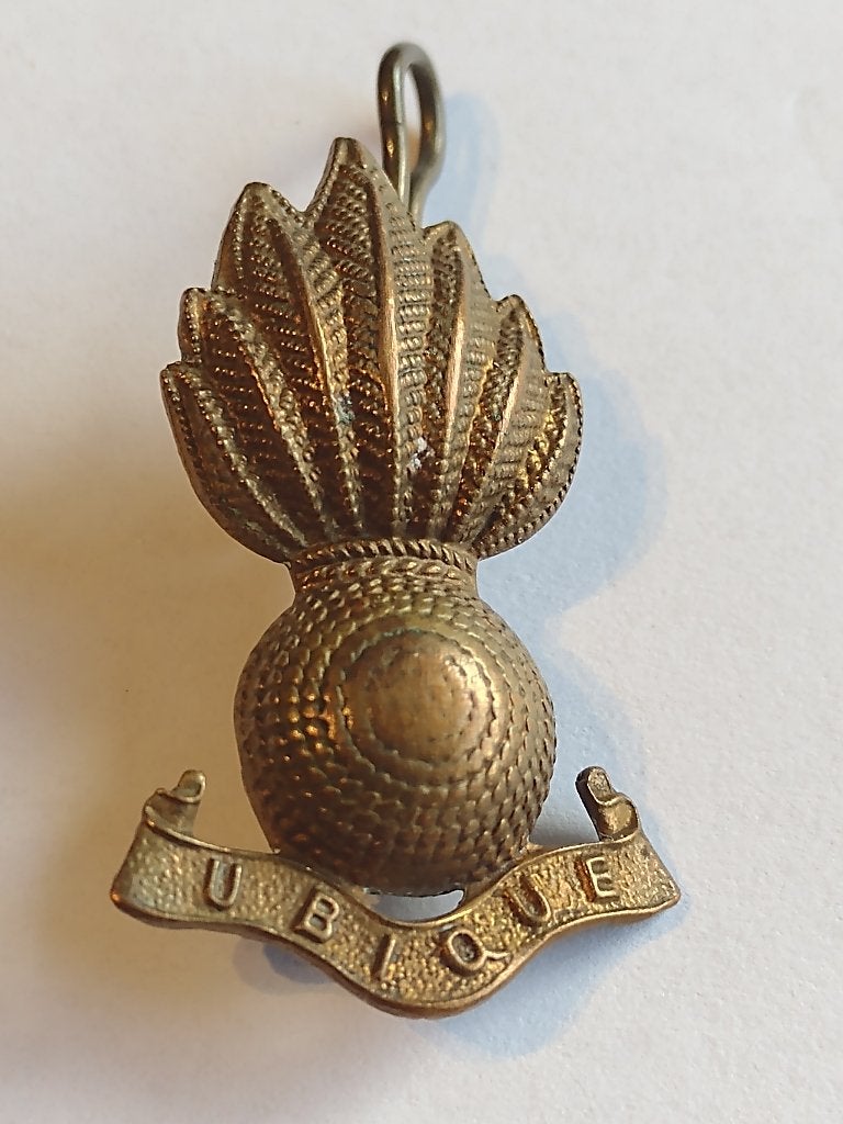 WWII militaire speld UBIQUE / badge, Ophalen, Landmacht, Engeland, Embleem of Badge
