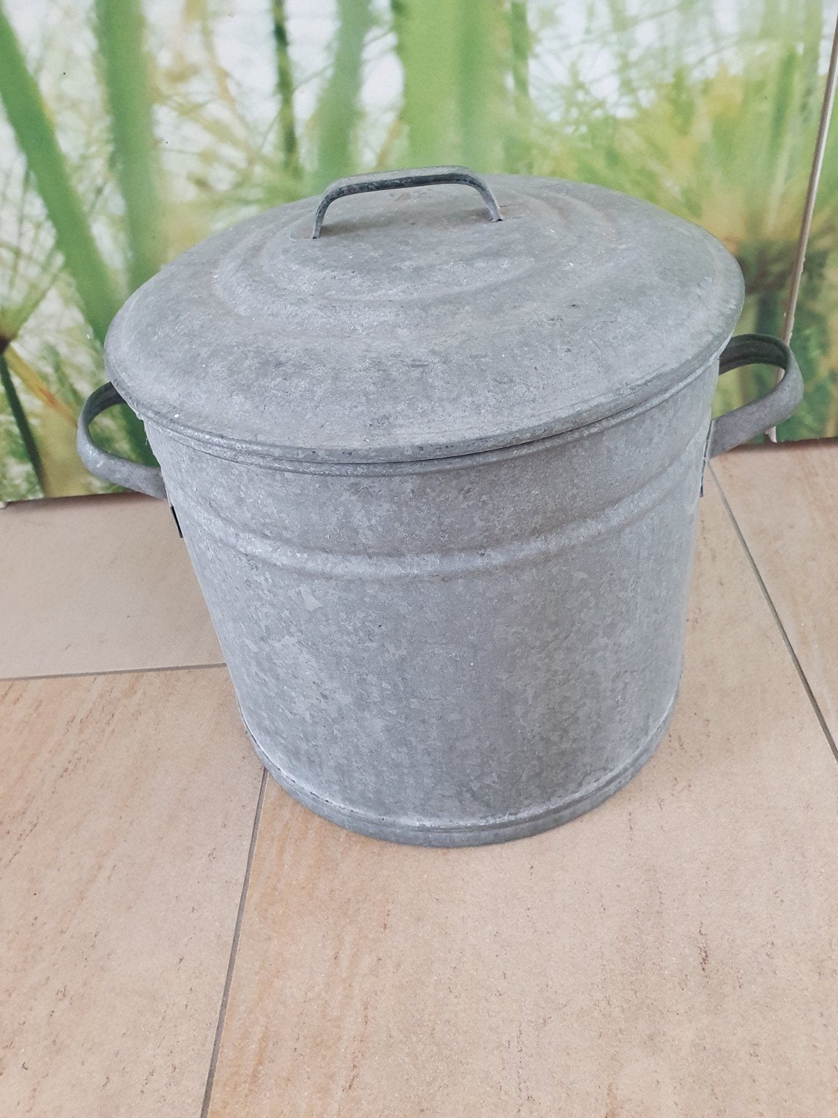 grote emmer met deksel van zink, Ophalen, Rond, Metaal, Minder dan 30 cm