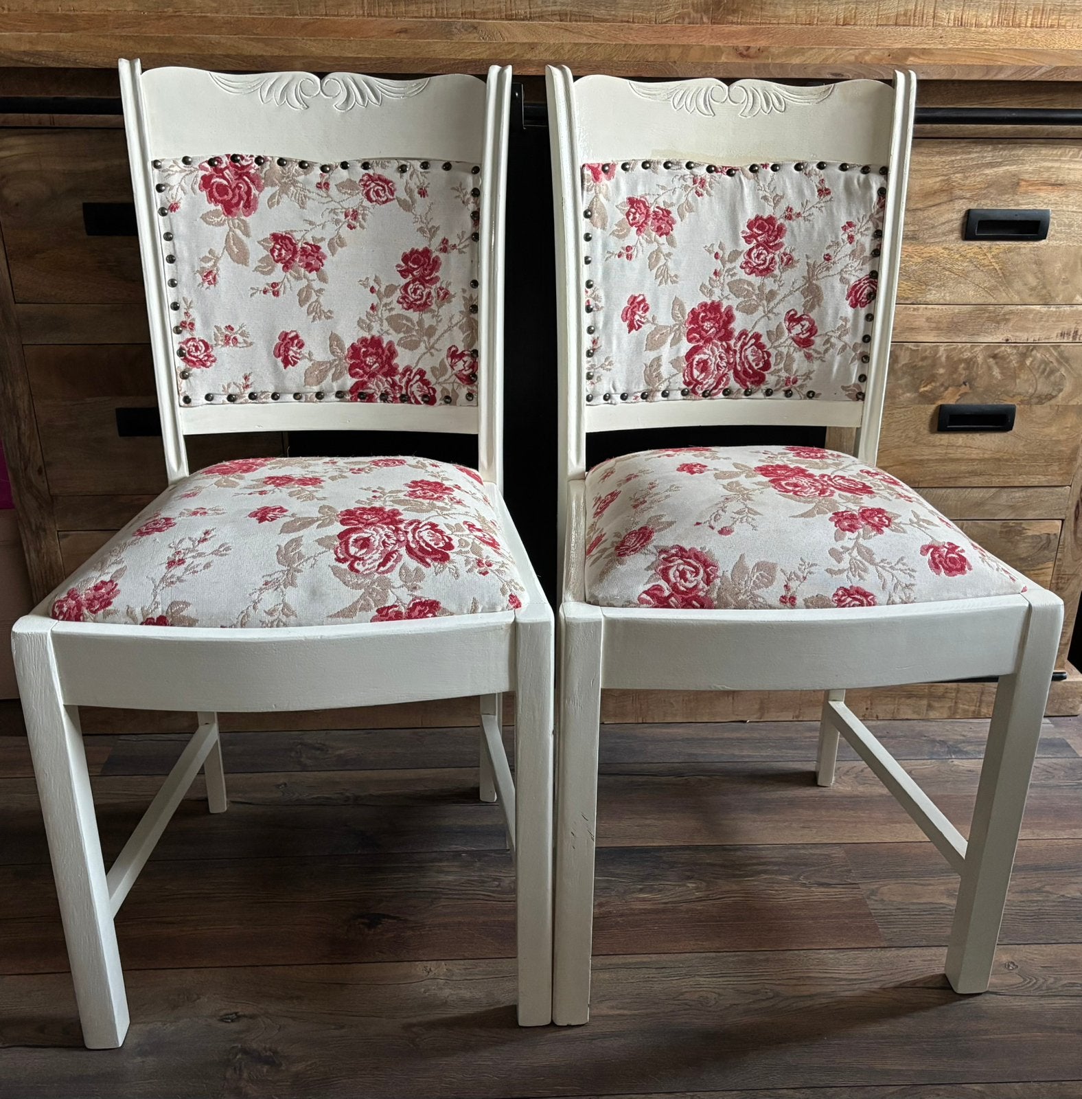 Te koop 2 brocante stoeltjes, Ophalen