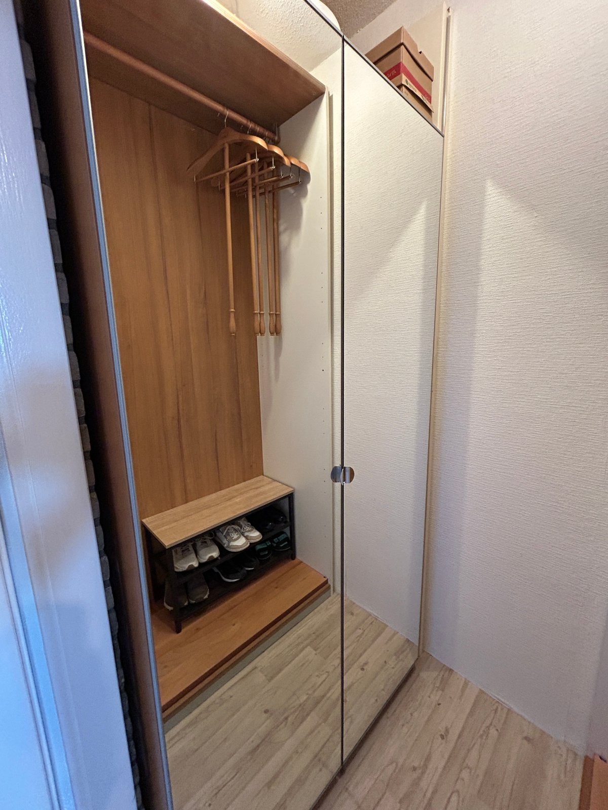 Ophalen voor 20/7 Spiegelkast 2 meter hoog 1 meter breed, Huis en Inrichting, Kasten | Kledingkasten, Ophalen, 50 tot 100 cm, Zo goed als nieuw