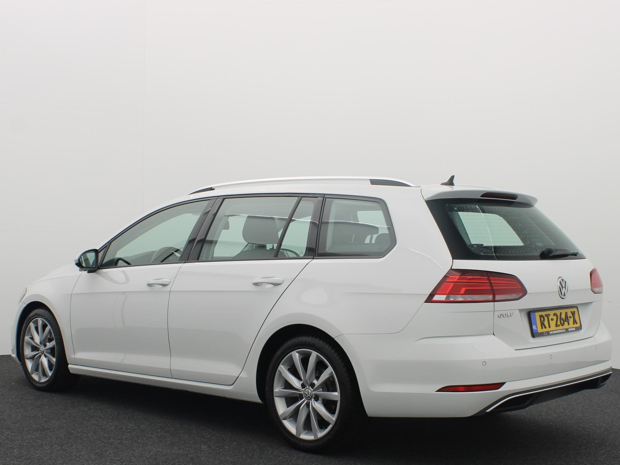 Volkswagen Golf Variant 1.0 TSI Comfortline Business AUTOMAA, Auto's, Gebruikt, Wit, Origineel Nederlands, 650 kg