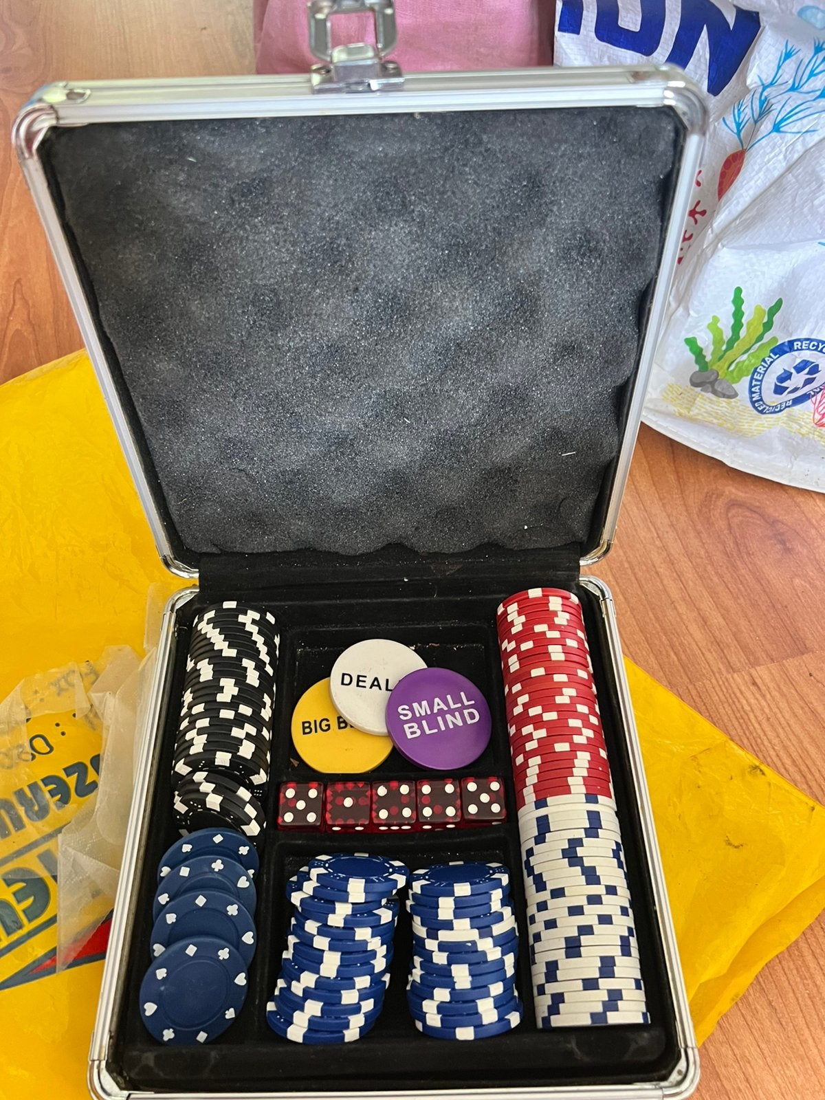 Super tof poker setje incl koffertje, Verzamelen, Ophalen of Verzenden, Zo goed als nieuw, Speelkaart(en)
