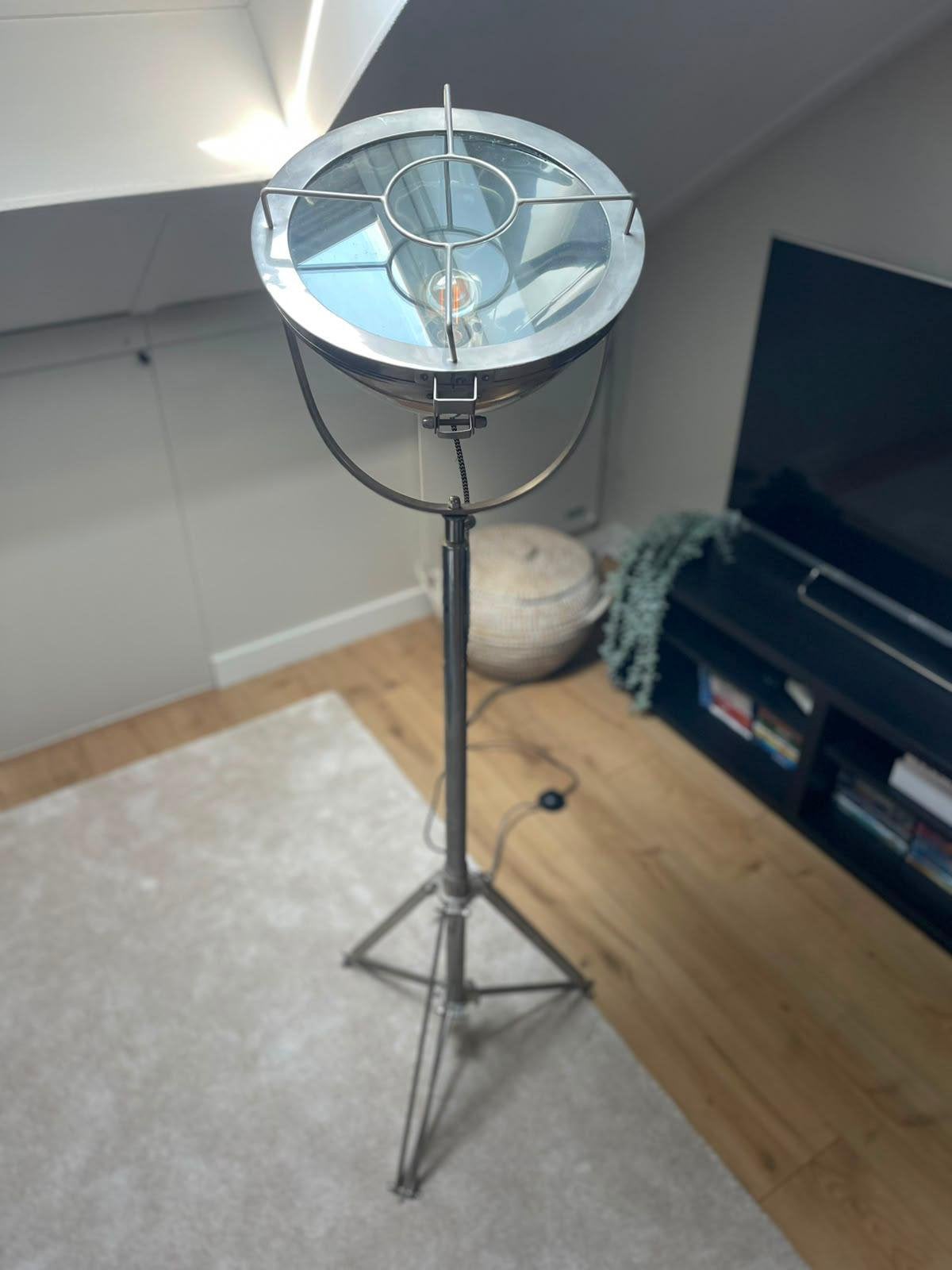 Industriële vloerlamp op statief | Vintage studiolamp |, Zo goed als nieuw, Metaal, 150 tot 200 cm, E27 (groot)