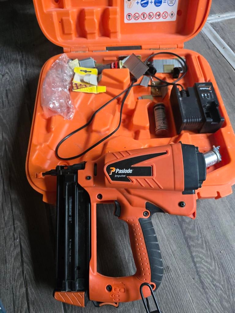 Paslode Impulse Zo goed als nieuwe IM50 F18 Lithium tacker, Ophalen of Verzenden, Gebruikt