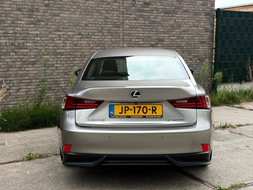 Lexus IS 300h 25th Edition Camera, Auto's, Automaat, Achterwielaandrijving, Gebruikt, 181 pk