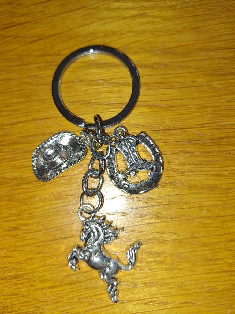 cowboyhoed, paard en hoefijzer sleutelhanger, Ophalen of Verzenden, Nieuw