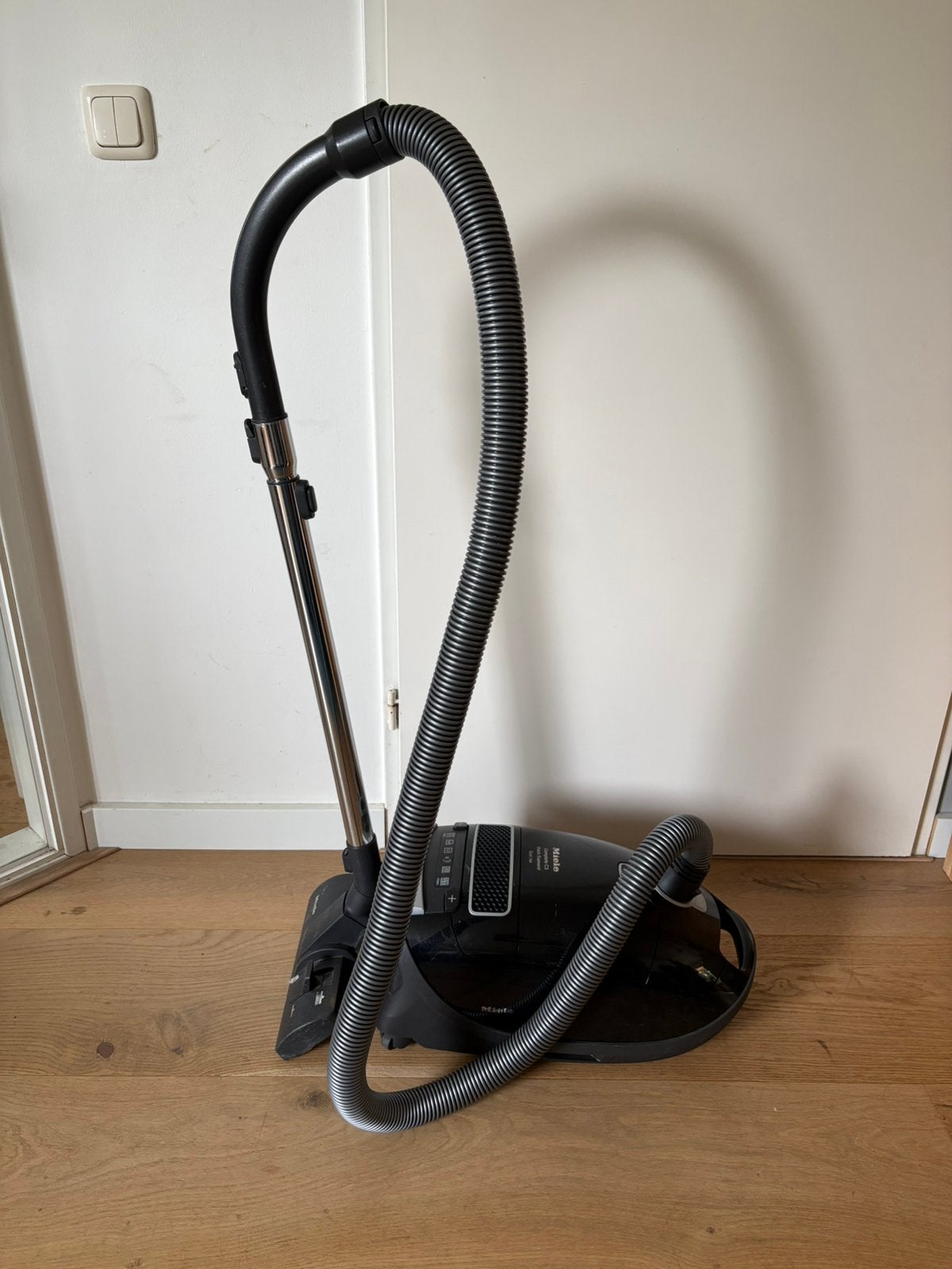 Krachige Miele Complete C3 diamond stofzuiger 1600watt, Witgoed en Apparatuur, Stofzuigers, Zo goed als nieuw, Sledestofzuiger