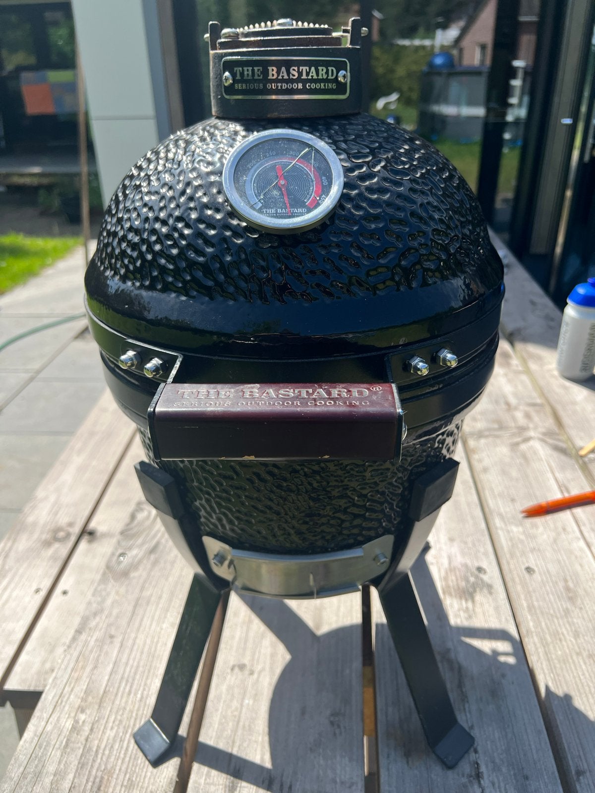 Bastard Small Kamado in prima staat, Ophalen, Zo goed als nieuw, Met accessoires