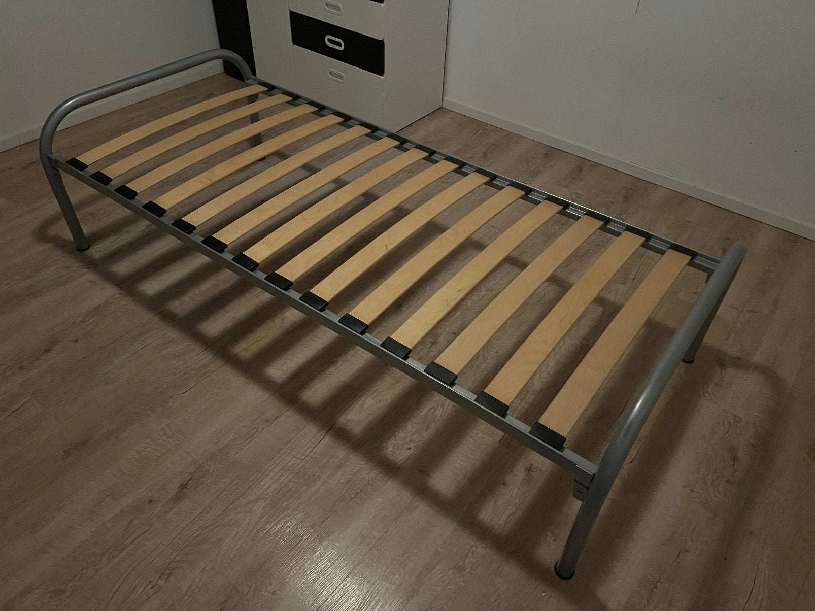 Bed frame metaal met houten lattenbodem, Ophalen, Gebruikt, 90 cm, Eenpersoons