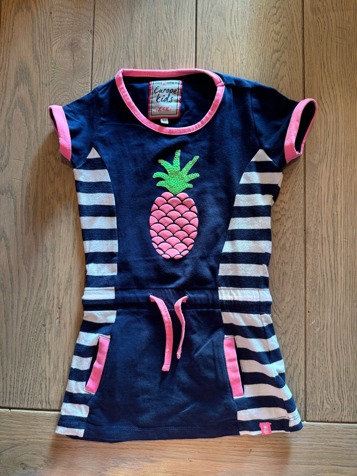 Europe Kids T-shirt met ananas maat 92, Ophalen of Verzenden, Zo goed als nieuw, Meisje, Jurk of Rok