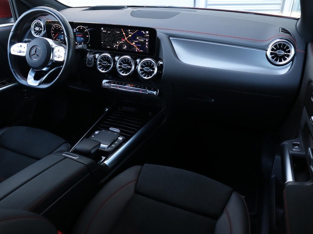 Mercedes-Benz EQA 250 AMG Line 67 kWh, Auto's, Mercedes-Benz, 1940 kg, Stof, Gebruikt, 190 pk