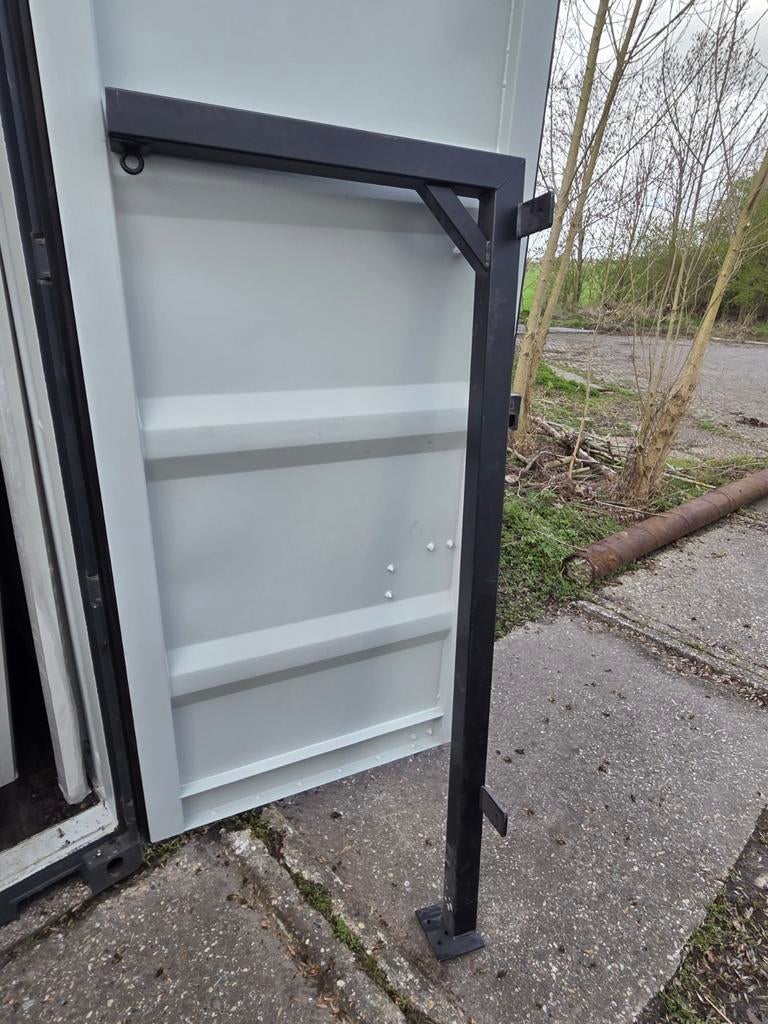 Zwart metalen frame bokszak ophanging, Ophalen, Zo goed als nieuw, Bokszak