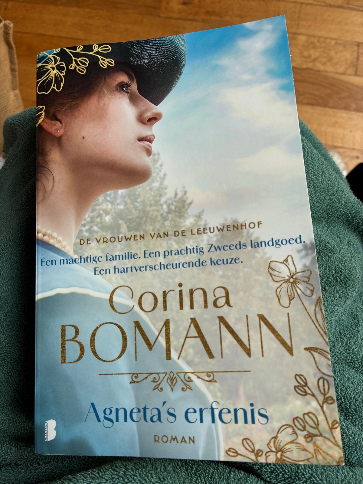 Corina Bomann - Agneta's erfenis (Roman), Ophalen of Verzenden, Gelezen, Nederland