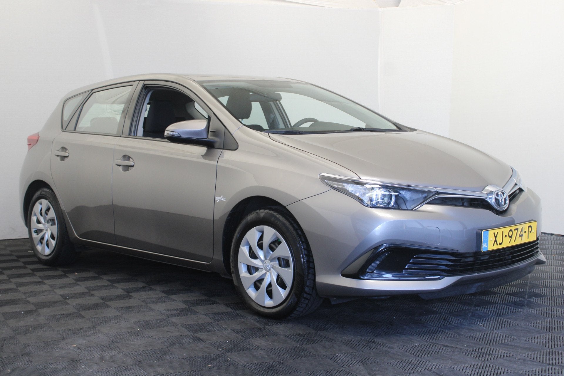 Toyota Auris 1.3 Aspiration (bj 2015), Auto's, Voorwielaandrijving, 4 cilinders, Bruin, 49 €/maand