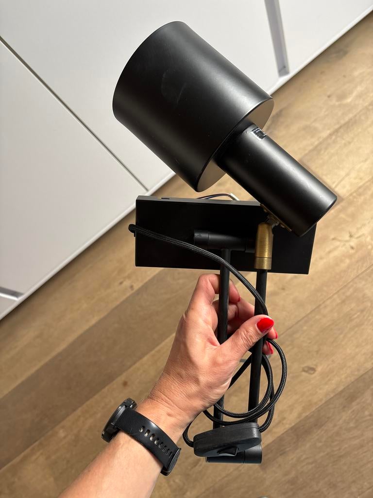 Karwei Nordin wandlamp met kniparm en gouden accenten, Ophalen of Verzenden, Zo goed als nieuw, Metaal