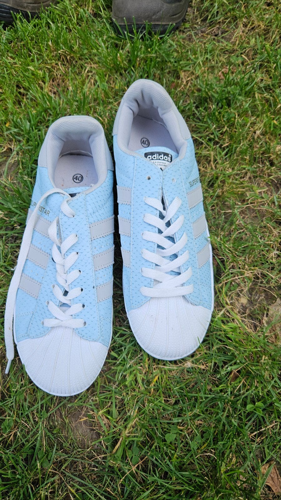 adidas superstar maat 40 lichtblauw, Ophalen, Zo goed als nieuw, Blauw, Sneakers of Gympen