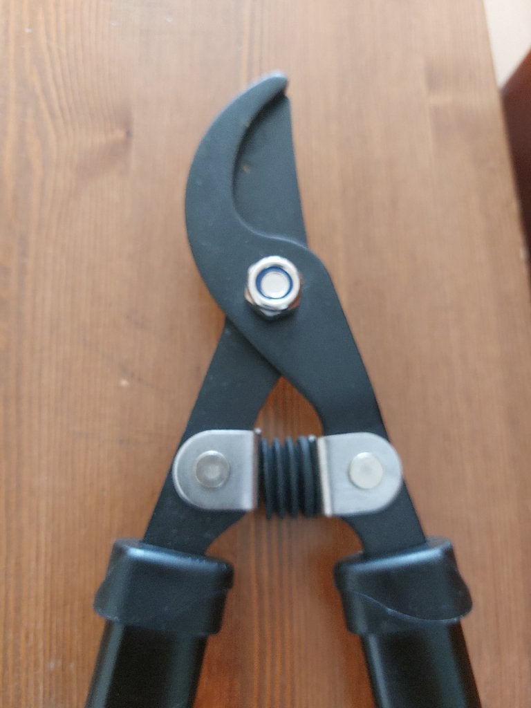 Zaag en grote snoeischaar aangeboden, Ophalen, Gebruikt, 30 t/m 39 mm, Black & Decker