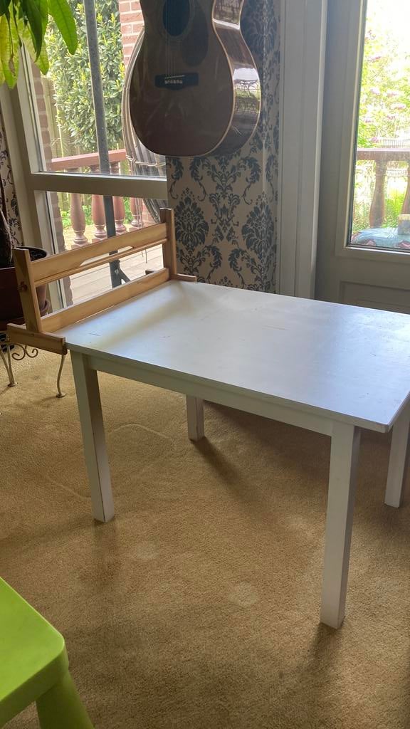 Ikea kinder tafel met papier rol houder, Ophalen, Zo goed als nieuw, Tafel(s) en Stoel(en)