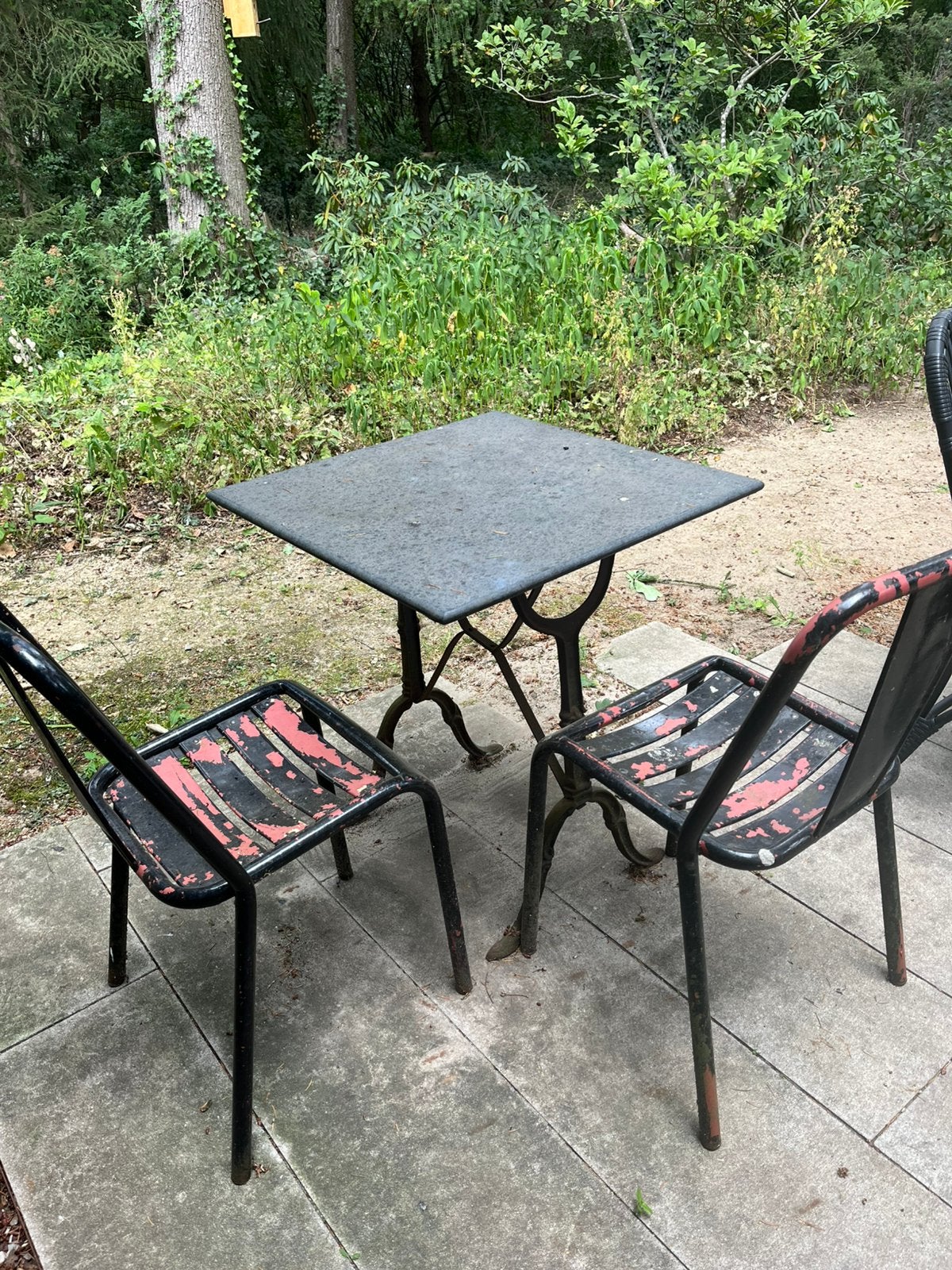 Gietijzeren tafel met stoeltjes, Overige materialen, Gebruikt, Tuinset, Ophalen