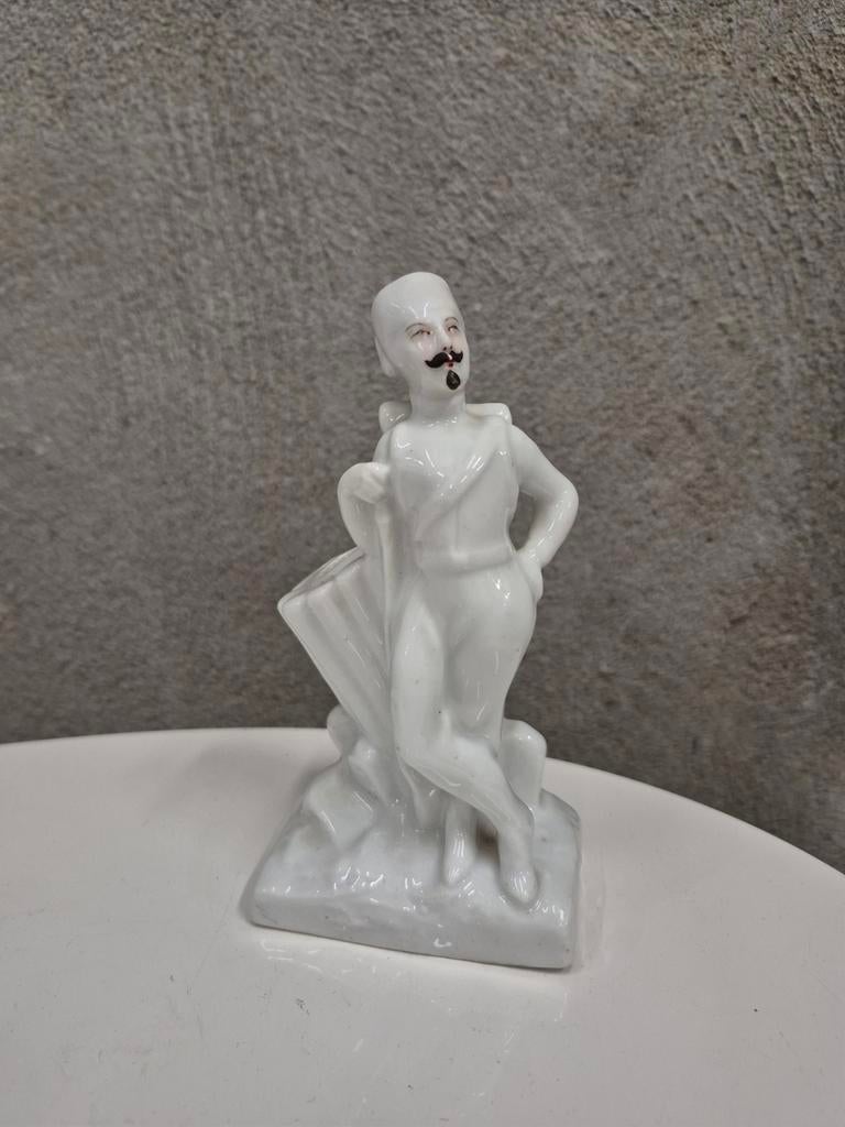 Karaktervol Art Deco porseleinen beeldje – Zouaaf / Pierrot, Ophalen of Verzenden, Zo goed als nieuw, Mens
