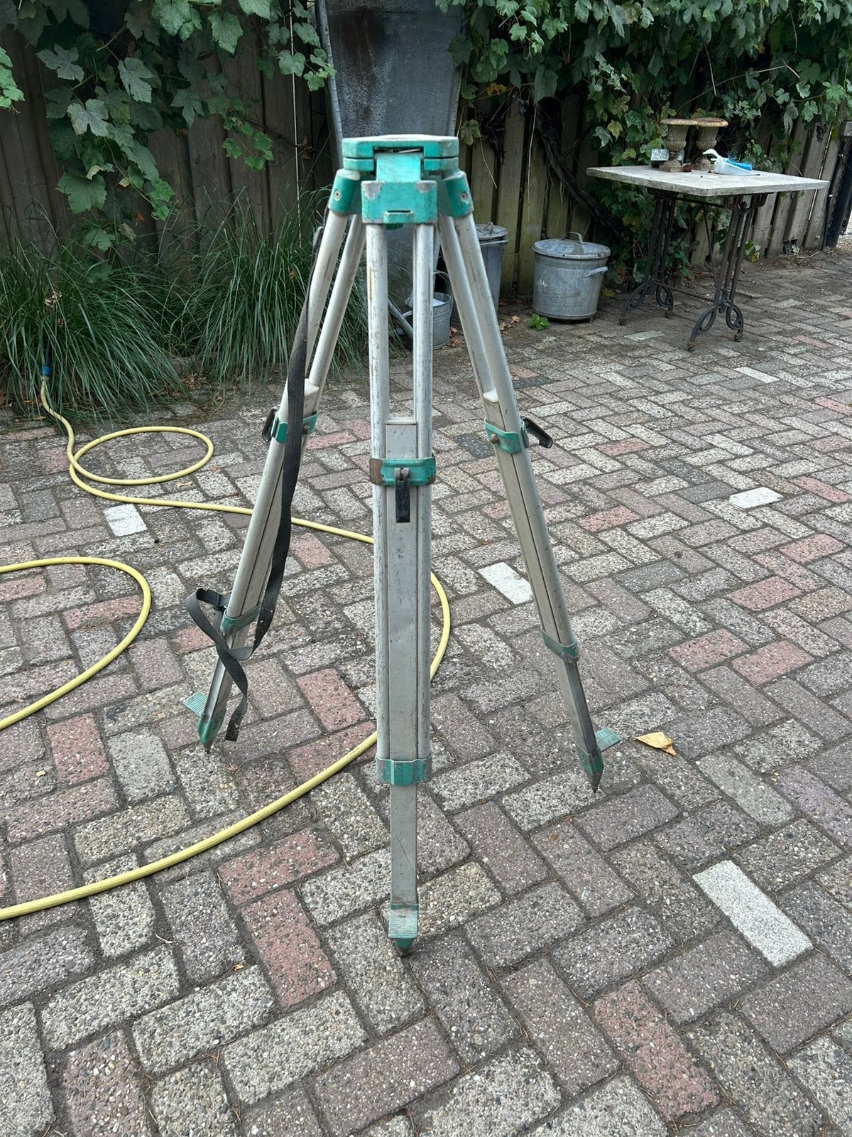 Statief voor laser, Ophalen, Gebruikt