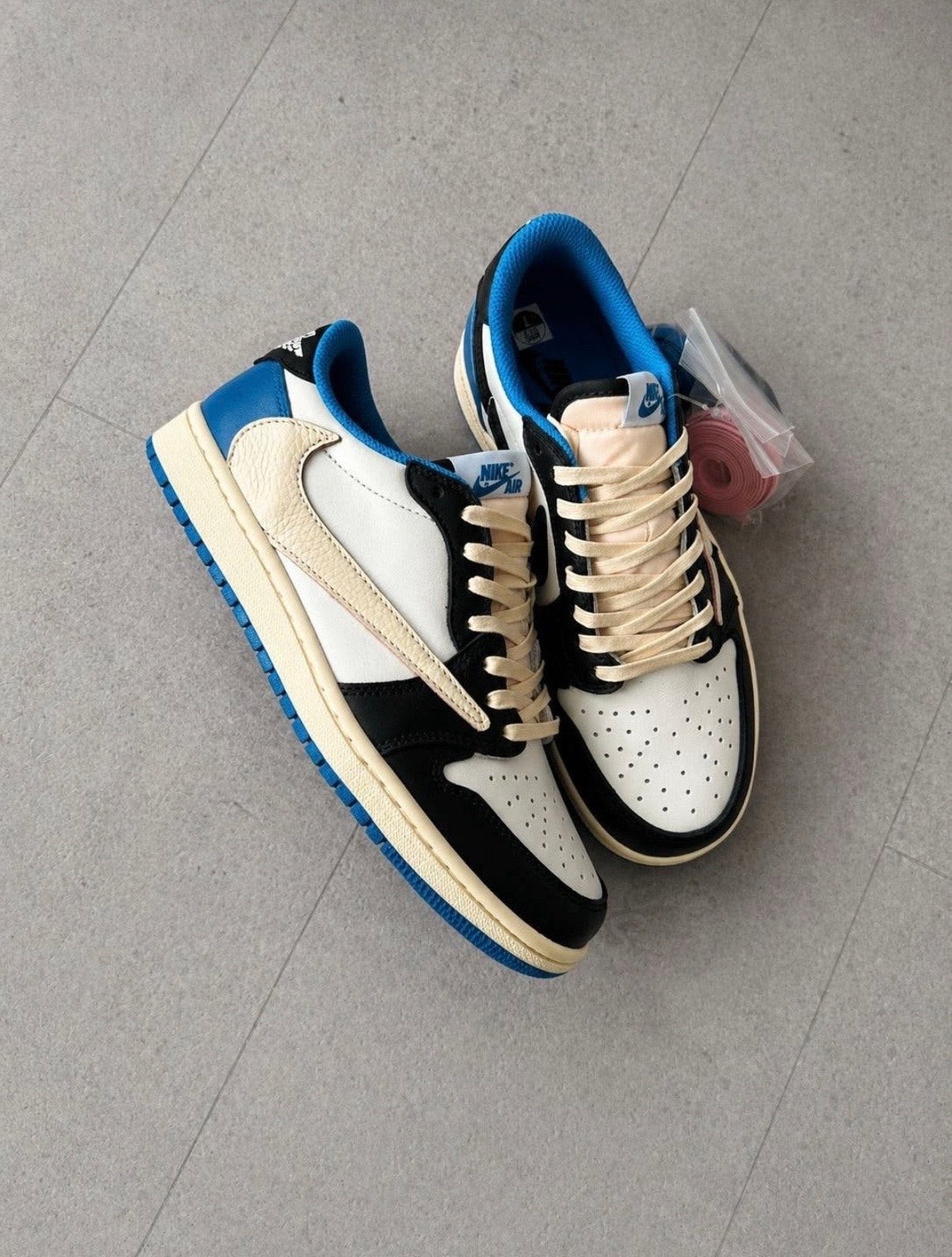 Nike Air Jordan 1 Low Travis Scott Fragment, Kleding | Dames, Schoenen, Ophalen of Verzenden, Nieuw, Zwart, Sneakers of Gympen