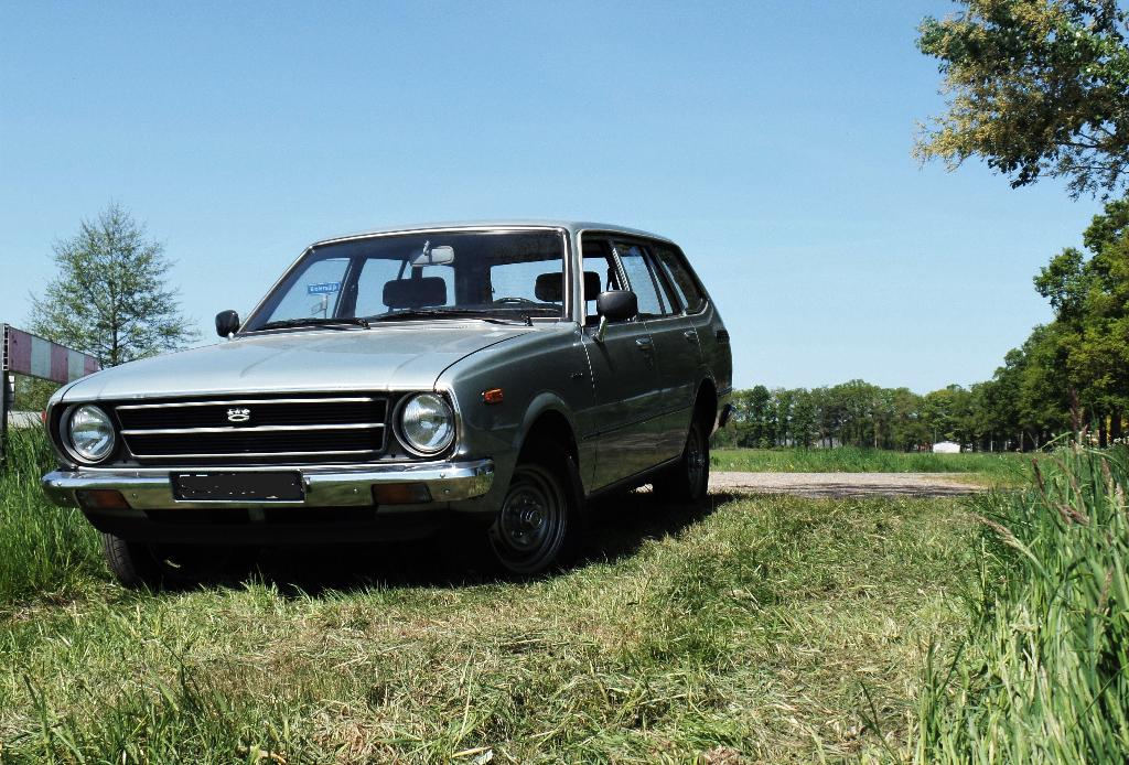 Toyota Corolla stationcar Oldtimer (Ke 36 ) incl. onderdelen, Achterwielaandrijving, Zwart, Stationwagon, Handgeschakeld
