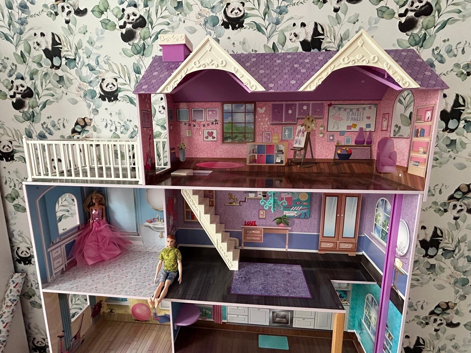 Foto 3 van Groot poppenhuis met veel accessoires en poppen