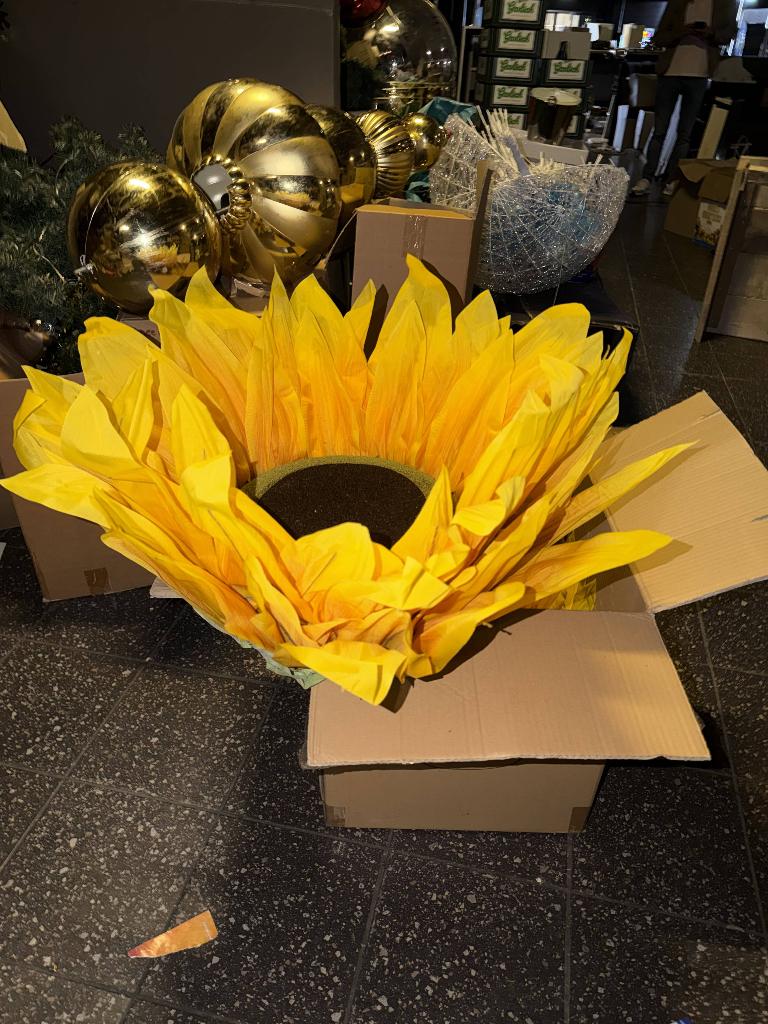 Grote decoratieve zonnebloemen / event decoratie 10 stuks, Ophalen, Gebruikt