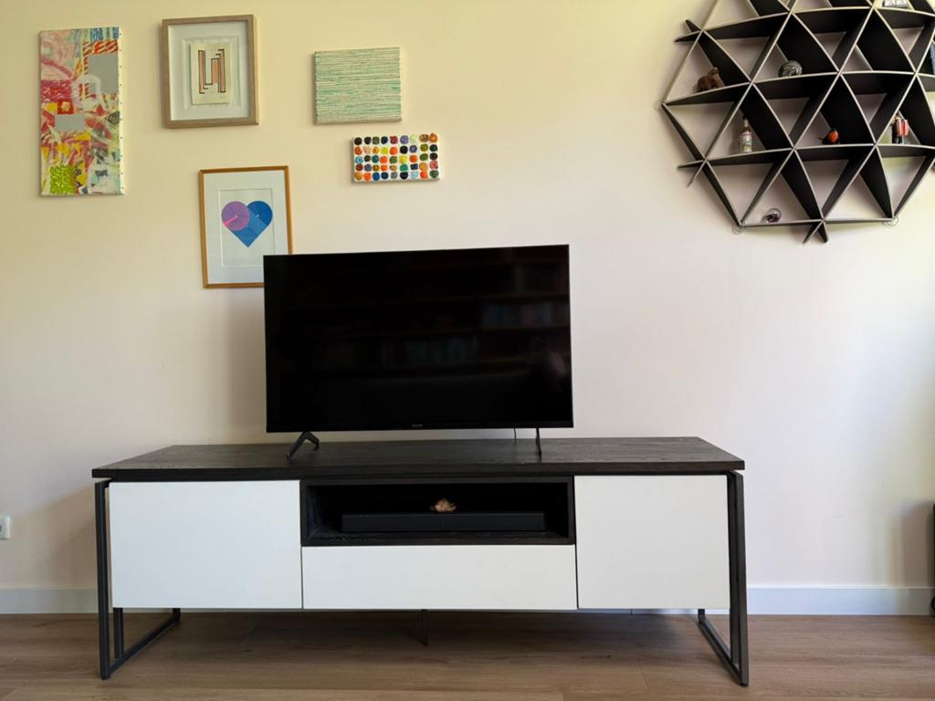 Modern tv-meubel met opbergruimte (XOOON), Gebruikt, 150 tot 200 cm, Modern industrieel, Minder dan 100 cm