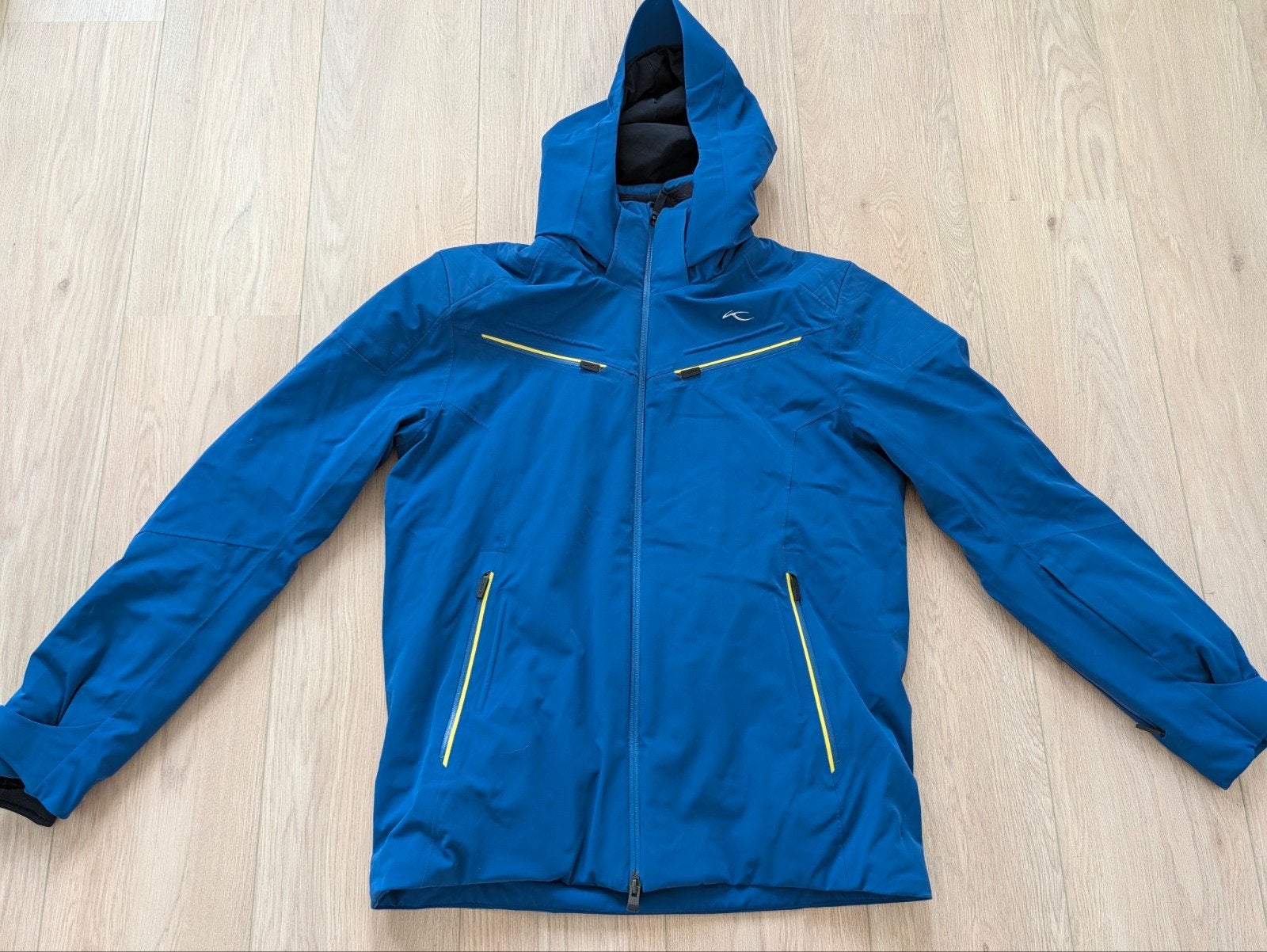 Kjus Formula ski jas heren maat S / 48 - blauw, Maat 48/50 (M), Ophalen of Verzenden, Zo goed als nieuw, Jack
