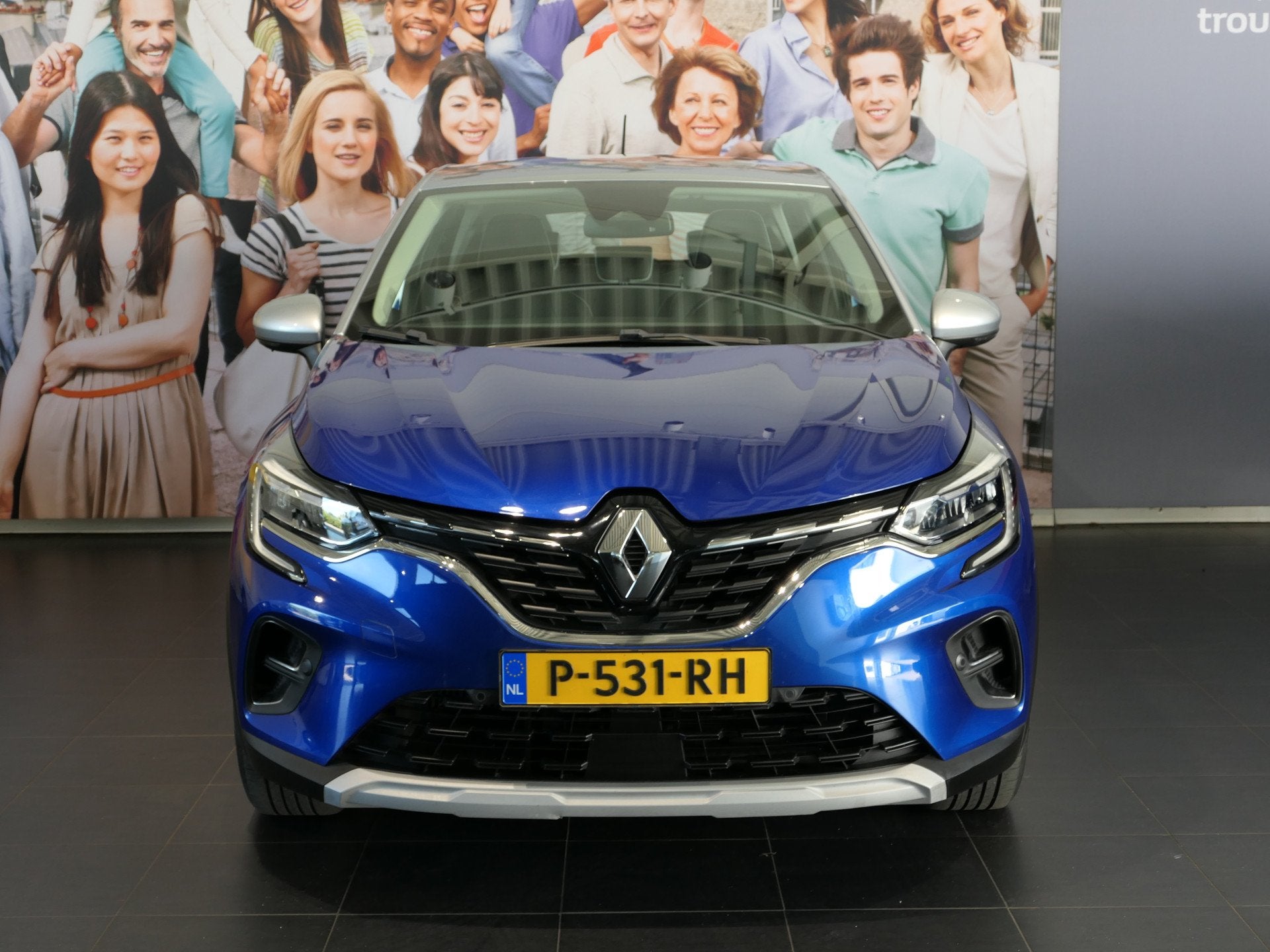 Renault Captur 1.3 TCe 140 Intens - Occasion Lease vanaf €, Auto's, Gebruikt, 4 cilinders, Blauw, Leder en Stof