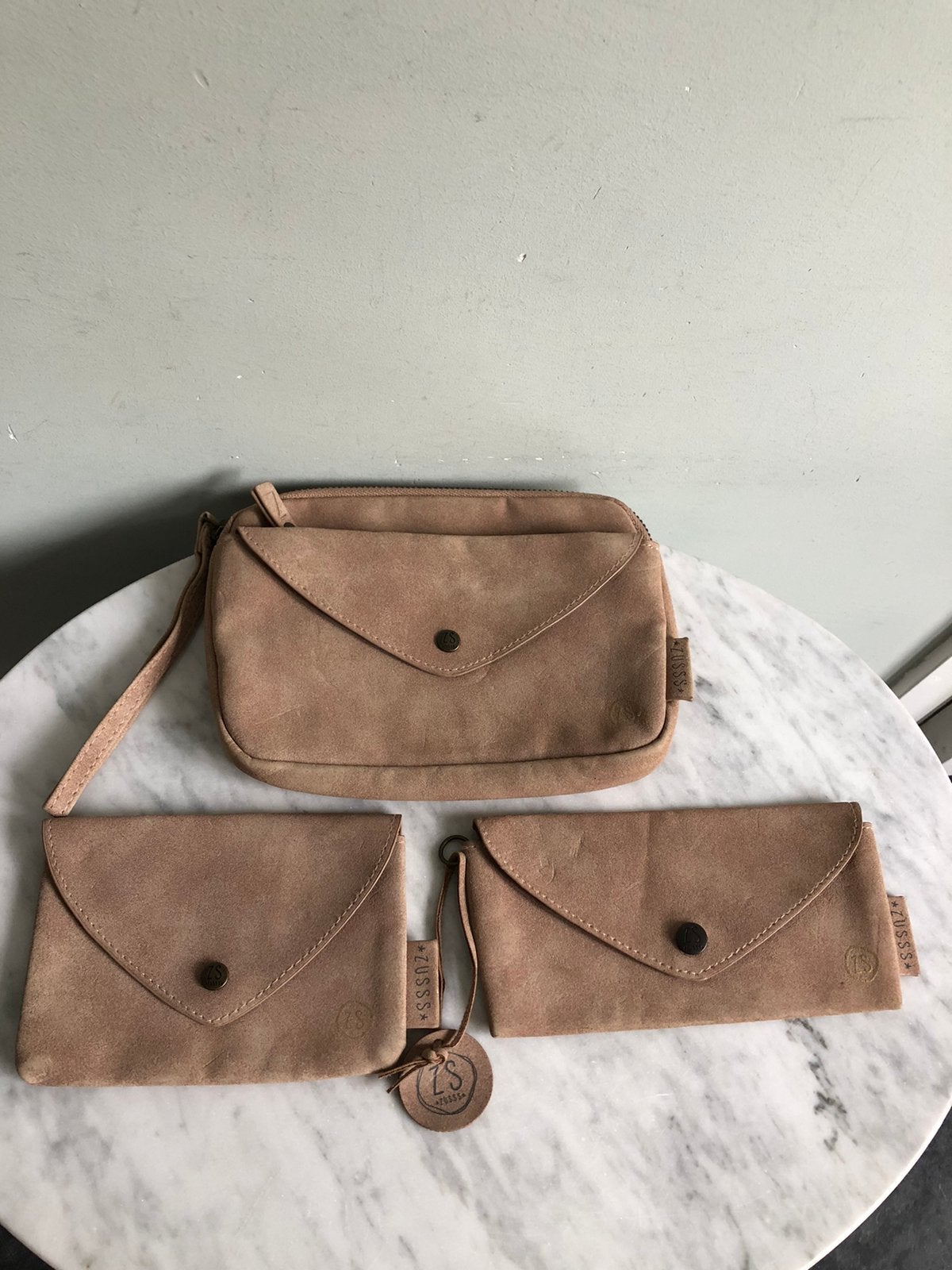 Zuss beige portemonnee clutch met brillenetui +make up tasje, Ophalen of Verzenden, Zo goed als nieuw, Beige, Avondtasje