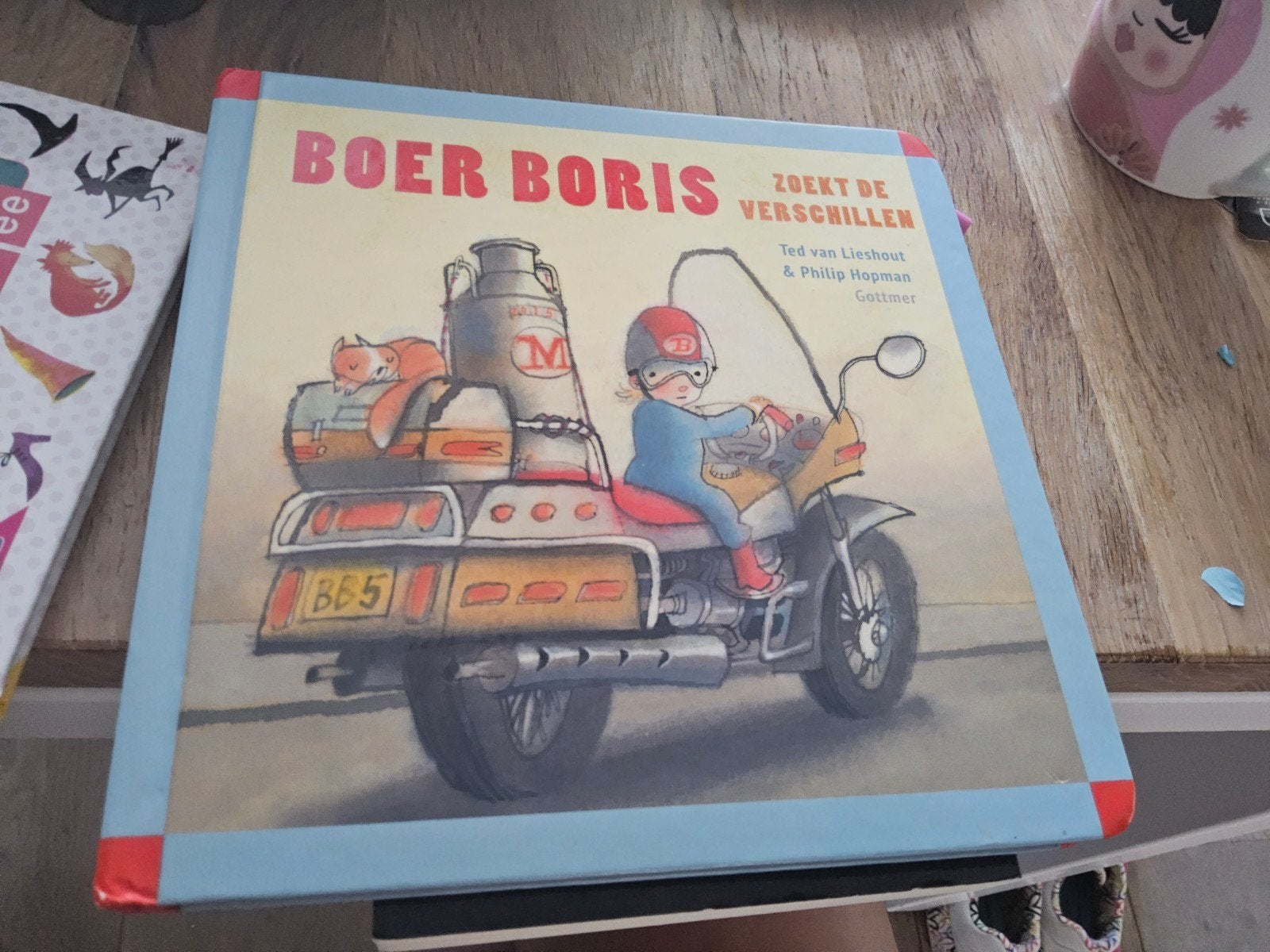 Boer Boris Zoekt de Verschillen - dik kartonboek, Boeken, Gelezen, Ophalen of Verzenden, 2 tot 3 jaar, Uitklap-, Voel- of Ontdekboek