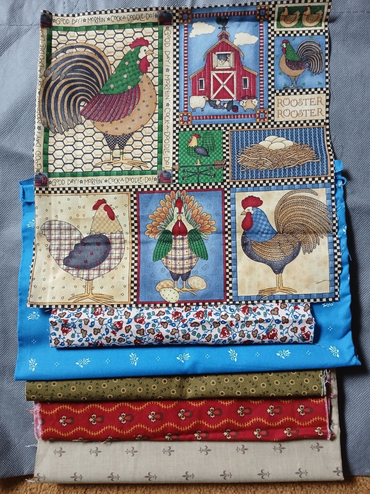 Pakketje leuke stofjes Kip-haan, Hobby en Vrije tijd, Meerkleurig, Ophalen of Verzenden, Zo goed als nieuw, 30 tot 120 cm