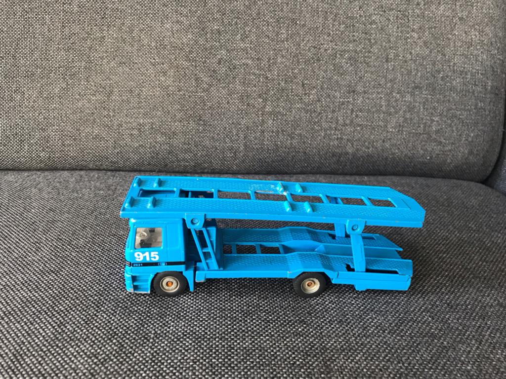 Blauwe Mercedes-Benz 915 autotransporter speelgoed, Ophalen of Verzenden, Gebruikt