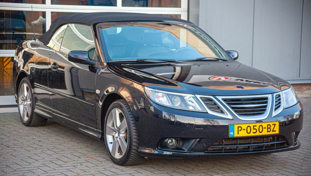 Saab 9-3 Cabrio 1.8t Vector M6, Voorwielaandrijving, 1998 cc, Gebruikt, Zwart