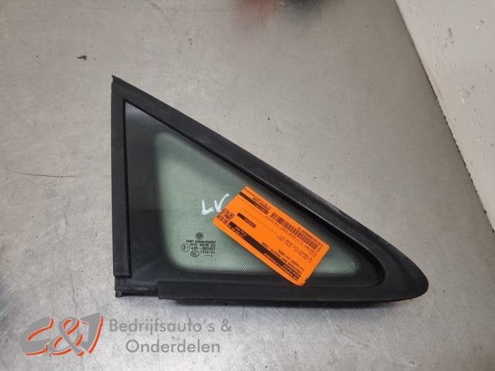 Driehoeks Ruit rechts-voor van een Volkswagen Caddy