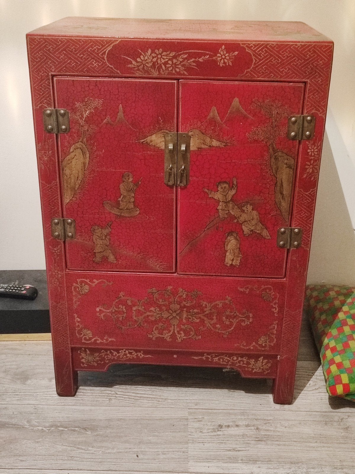 Chinese bruidskast, Ophalen