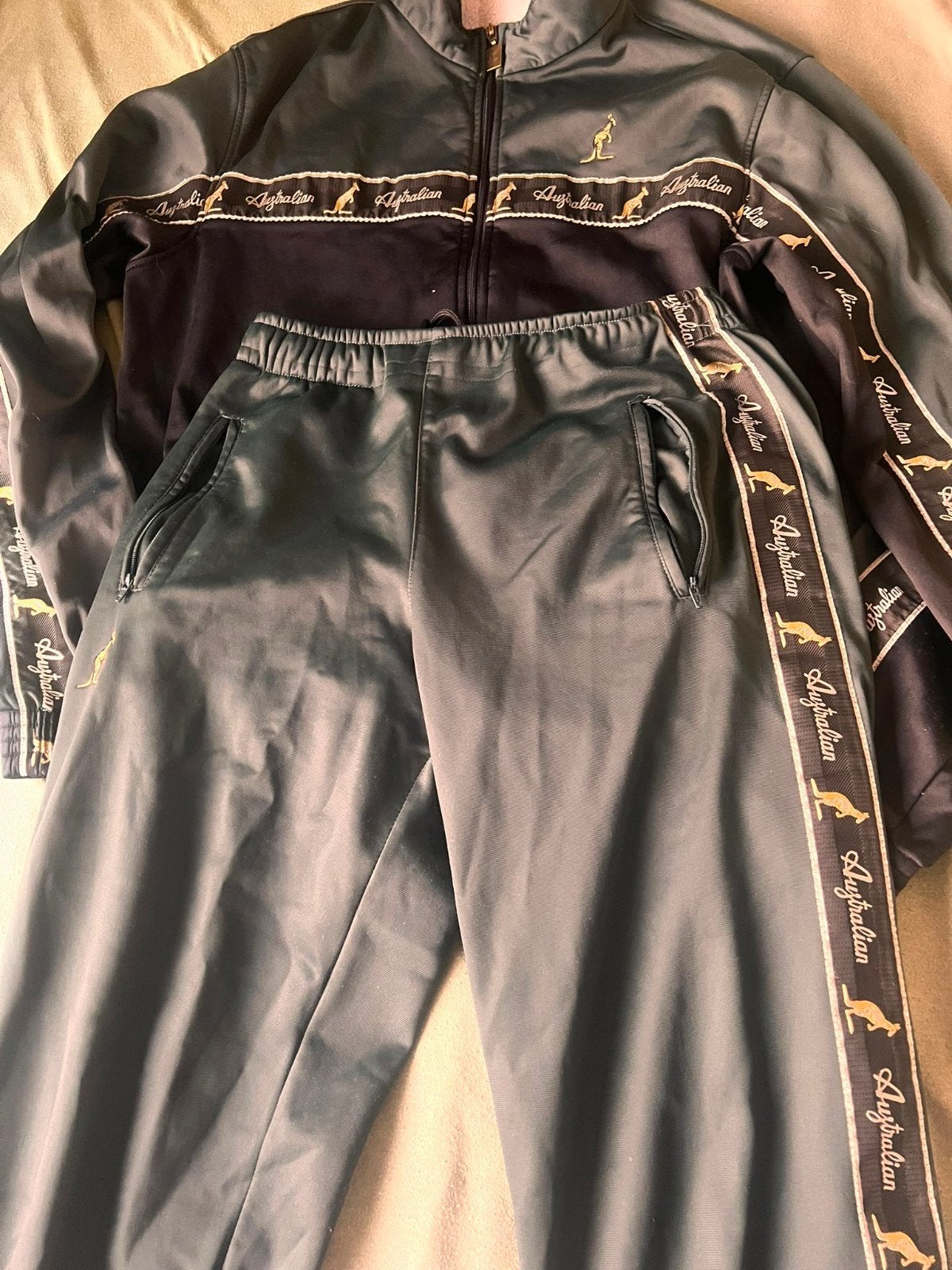 Australian Trainingspak - Vest XL, Broek M - Brandgaten, Kleding | Heren, Ophalen, Overige maten, Gedragen, Australian